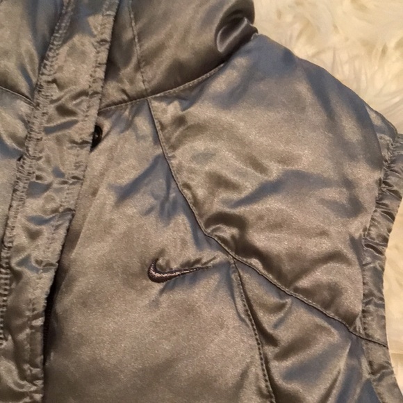 Vest - Picture 2 of 9